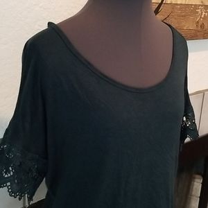 🌟10 FOR $30 Emerald green lace swing tee